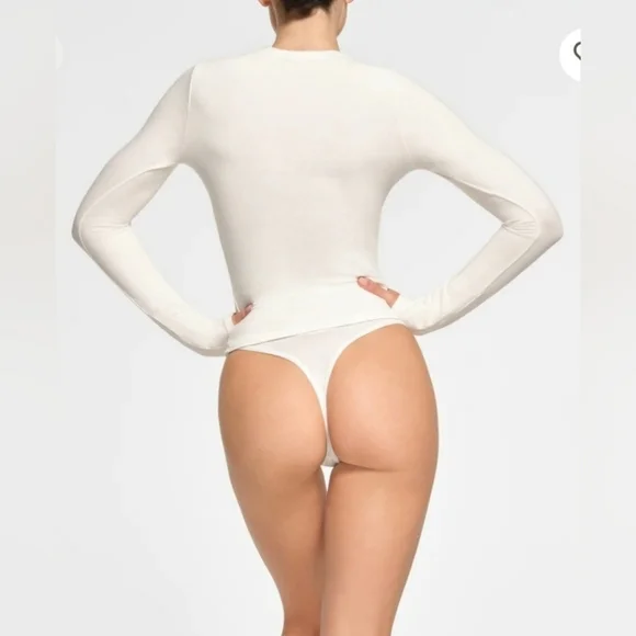 Skims Cotton Jersey Long Sleeve T Shirt Marble WHITE Size XSmall NWT - Picture 3 of 6